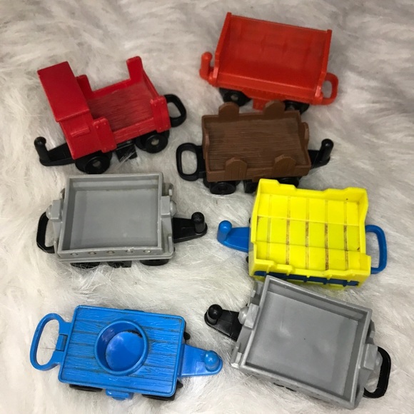 Vintage Plastic Fisher Price Train Cars w/ Caboose - Picture 1 of 16